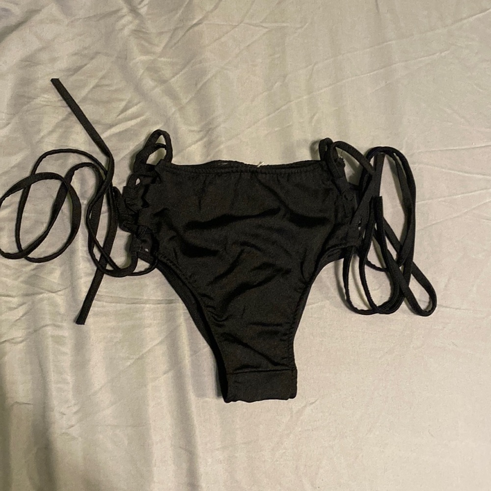 High waisted side tied bottoms